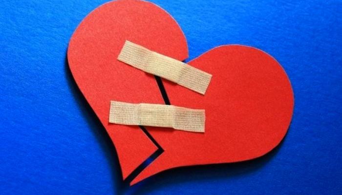 80-005239-brokenheart-time_700x400